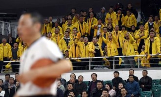 摩根体育- 佛罗伦萨主场失利，球迷不满抗议  